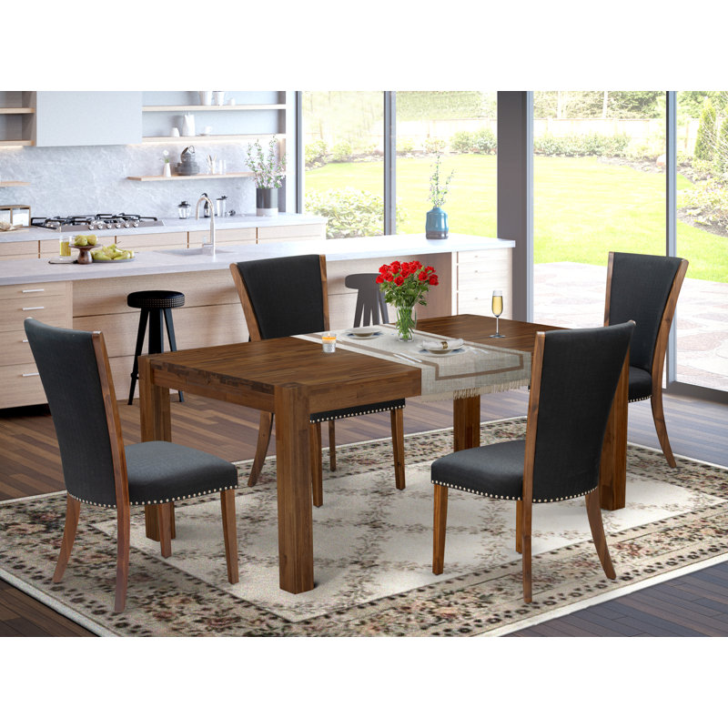L'ensemble de table de salle à manger 5 pièces comprend une table de cuisine rectangulaire en bois rustique et 4 chaises de salle à manger Parson en tissu de couleur noire, noyer antique