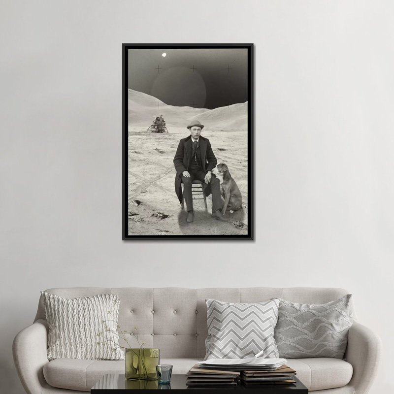 « moon man », impression sur toile, H 26 po x l 18 po x P 1,5 po, Toile avec cadre noir, Pas de tapis