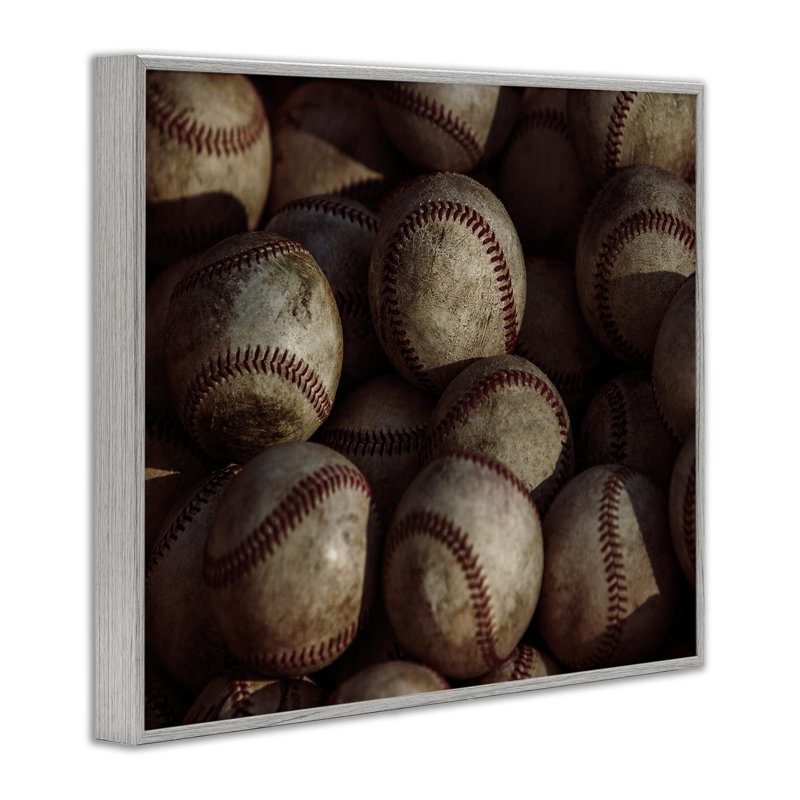 «Bin Of Baseballs», estampe numérique, conception de Marcus Prime, Estampe numérique Farmhouse, H 24 po x l 30 po