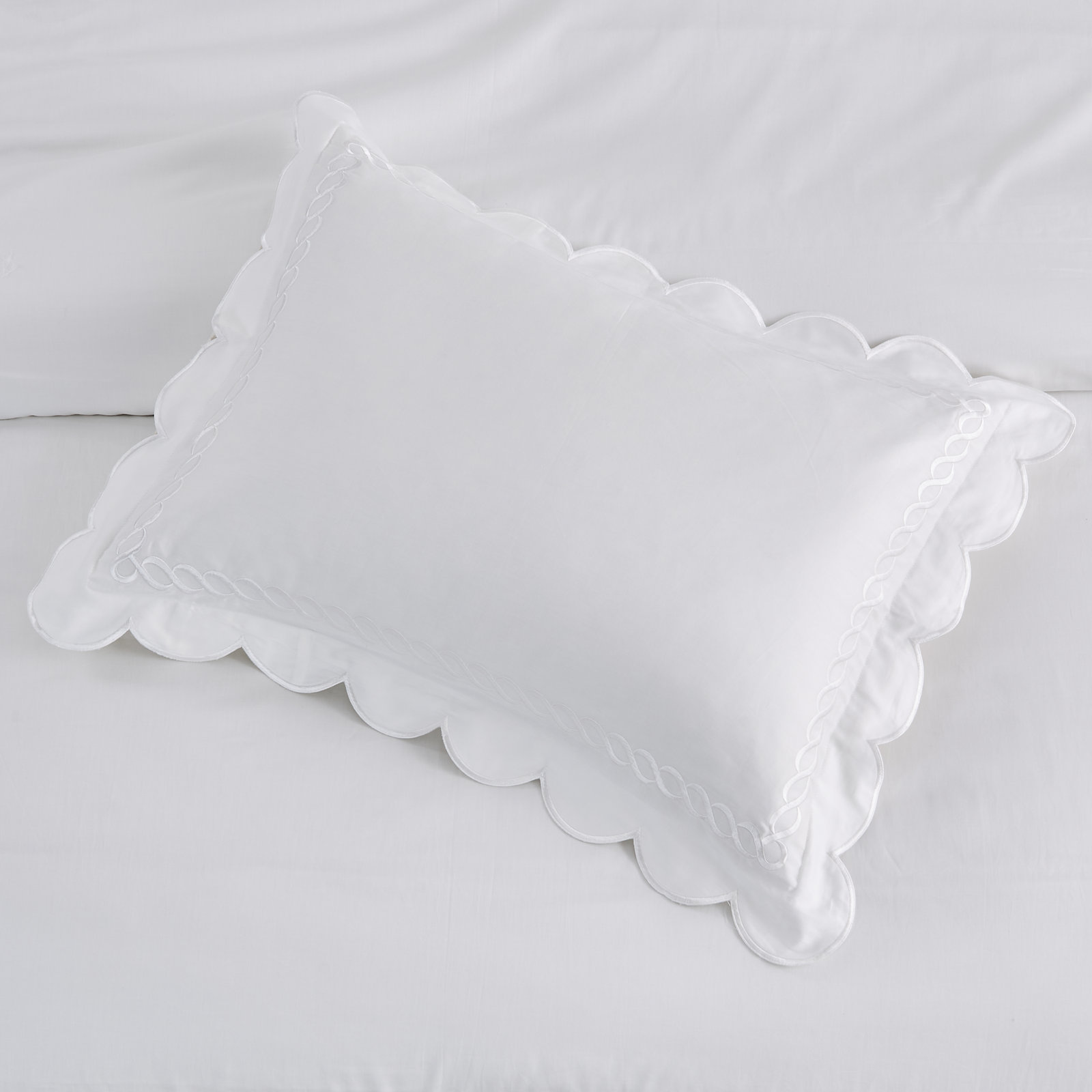 T600 SCALLOP ROPE DUVET SET, White, Queen Duvet Cover + 2 Standard Shams