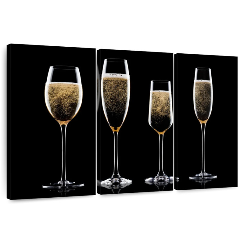 Quatre verres à champagne Yarlin, H 42 po x l 65 po