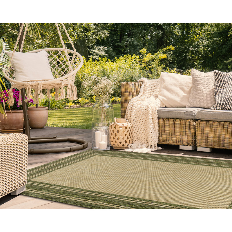 Tapis intérieur / extérieur vert Bugbee, Rectangle 3 pi 3 po x 4 pi 11 po
