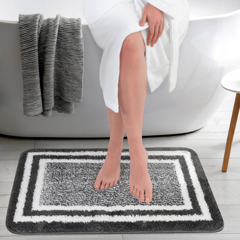 Tapis pour salle de bain Eurynome, 20 po x 32 po, Gris foncé