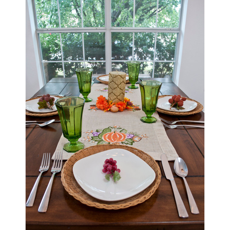 Chemin de table Jacqueline, 35 po x 15 po
