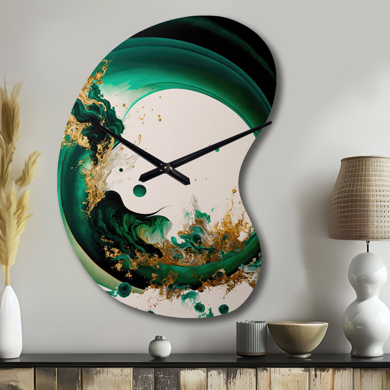 Émeraude verte et or abstrait vagues II - spirales abstraites horloge murale en métal asymétrique, forme unique horloge