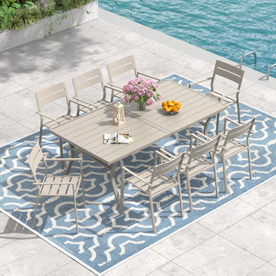Ensemble repas pour 8 personnes avec table de salle à manger rectangulaire 70,9 po et 8 chaises empilables