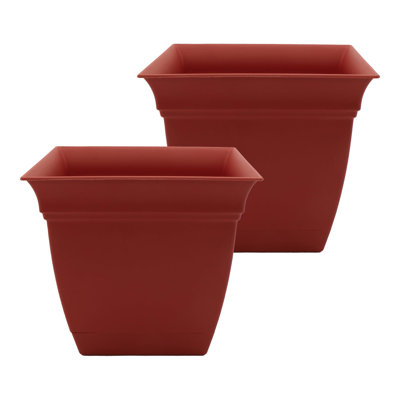 Square Plastic Planter with Sauce