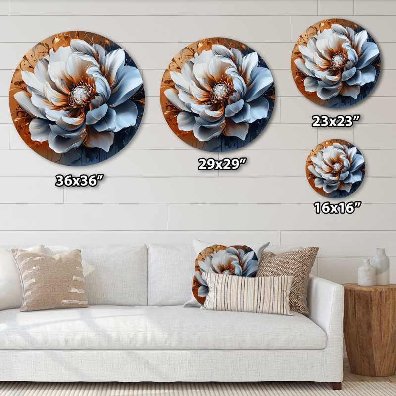 Fleur transitionnelle dorée abstraite I - art mural traditionnel en métal doré, H 36 po x l 36 po
