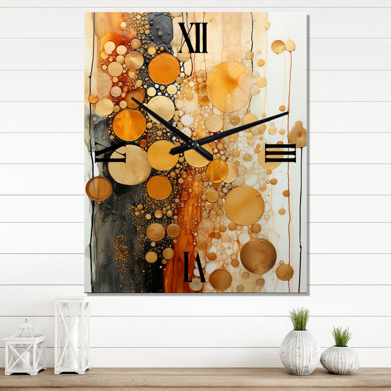 Horloge murale dorée à reflets rustiques II - Collages abstraits, H 28 po x l 12 po x P 1 po