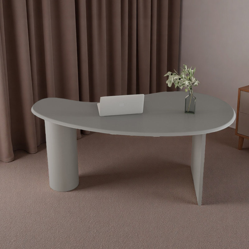 Bureau courbé Nordic Modern, H 29,5 po x l 55,1 po x P 27,6 po