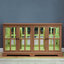 Armoire d'inspiration antique avec bande à DEL et support stable