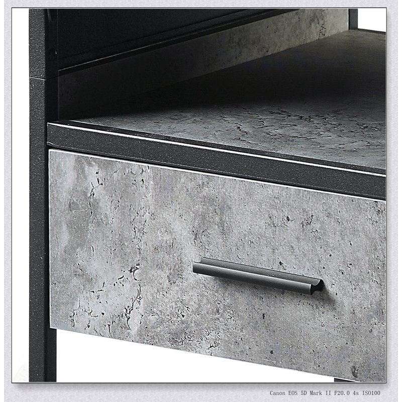 Table de bout à 1 tiroir en béton gris et noir avec tablette ouverte, parfaite pour les intérieurs modernes et industriels.