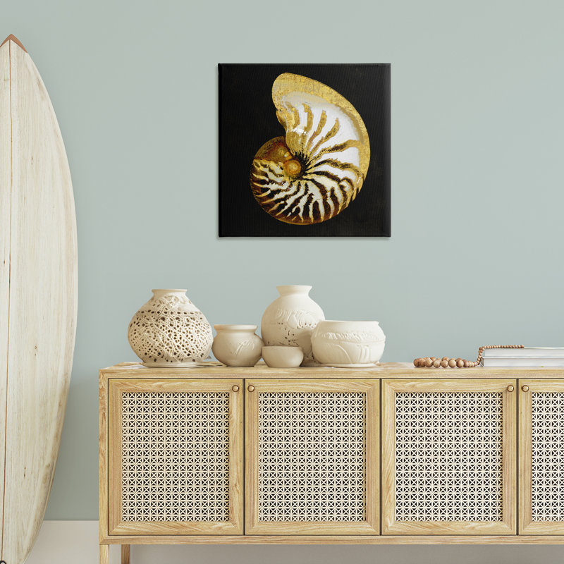 Art mural en spirale à motif de coquillages par Caroline Kelly, H 30 po x l 30 po