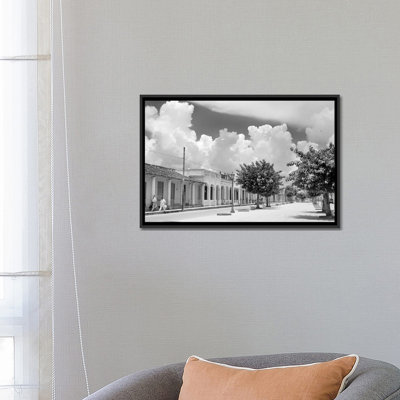 «1950s Street Scene with Trees in the Central Boulevard of Pinar Del Rio Pinar Del Rio Province Cuba», reproduction de photo sur toile tendue