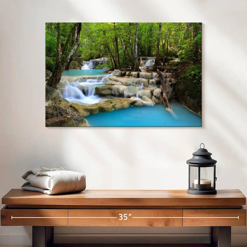 Kerrick Erawan Waterfall Wonder, H 16 po x l 24 po