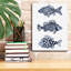  «Blue Fish 2» par Emma Scarvey, art mural sur toile, 12 po x 16 po