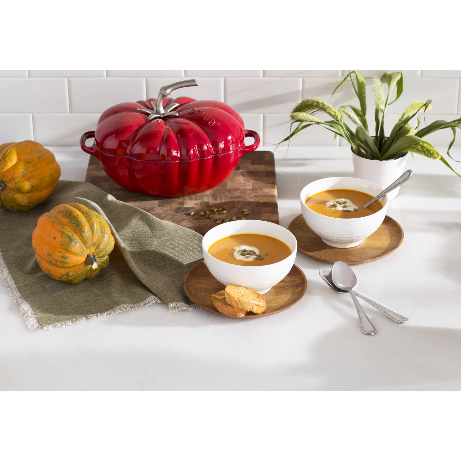 Enameled Cast Iron Tomato Dutch Oven