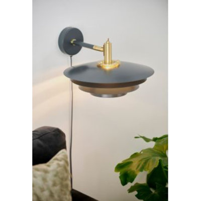 Bretagne Plug-in Armed Sconce