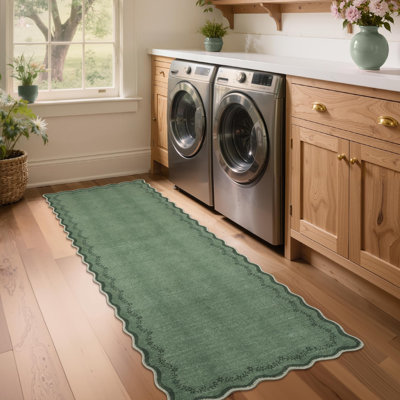 Scalloped Washable Area Rug, Soft Low-Pile Non-Slip Accent Rug with TPR Backing for Living Room, Bedroom 2' x 6'