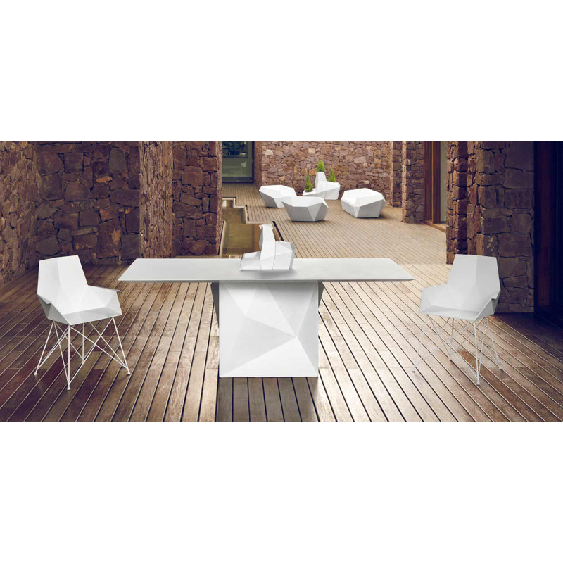 Designers Chat Table