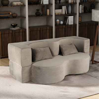 Canapé-lit pliable de 21 pouces (190 cm) avec mousse à mémoire de forme et fausse fourrure, idéal pour un appartement. 3 places, se transforme en lit en une seconde grâce à sa conception compacte. Revêtement en microfibre beige, assise moelleuse, résistance moyenne à l'usure, style décontracté.