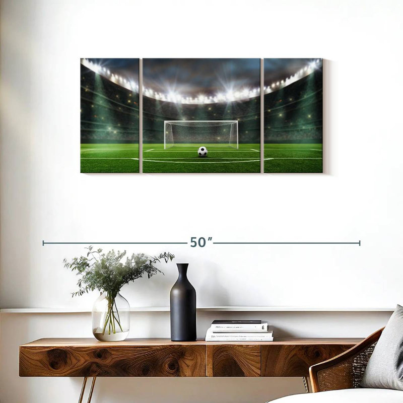 «Soccer Ball In The Stadium», reproduction d'art sur toile, H 18 po x l 39 po x P 1,25 po