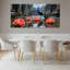 Ensemble de 3 tableaux sur toile représentant un paon et des fleurs roses dans une cour pluvieuse-366649291