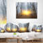 Oreiller pour photographie en misty forest the sun rayons-772499544