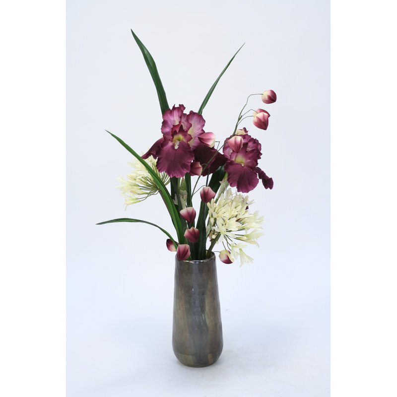 Arrangement floral mélangé à vase