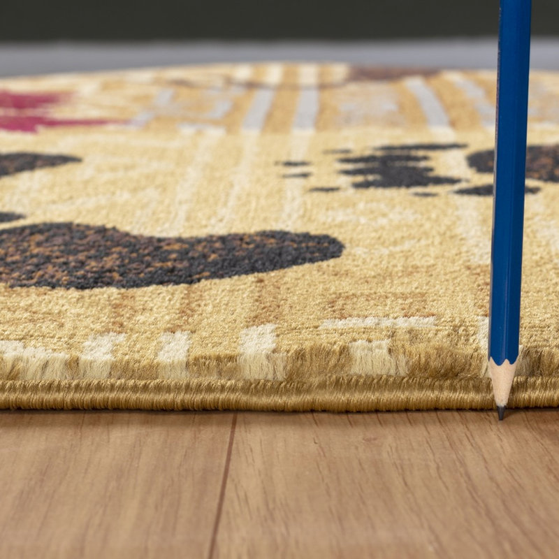 Le tapis beige en polypropylène de 2 pi x 3 pi, teinté, ajoute une touche rustique à la décoration intérieure en polypropylène de 3 pi