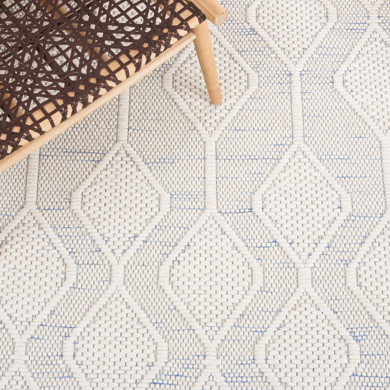 Manya Geometric Handwoven Wool/Polyester Area Rug in White, Rectangle 8' x 10'