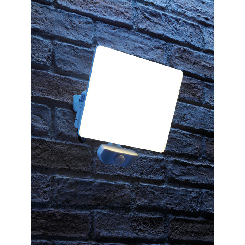 Ridgetop LED Flood Light with Pir
