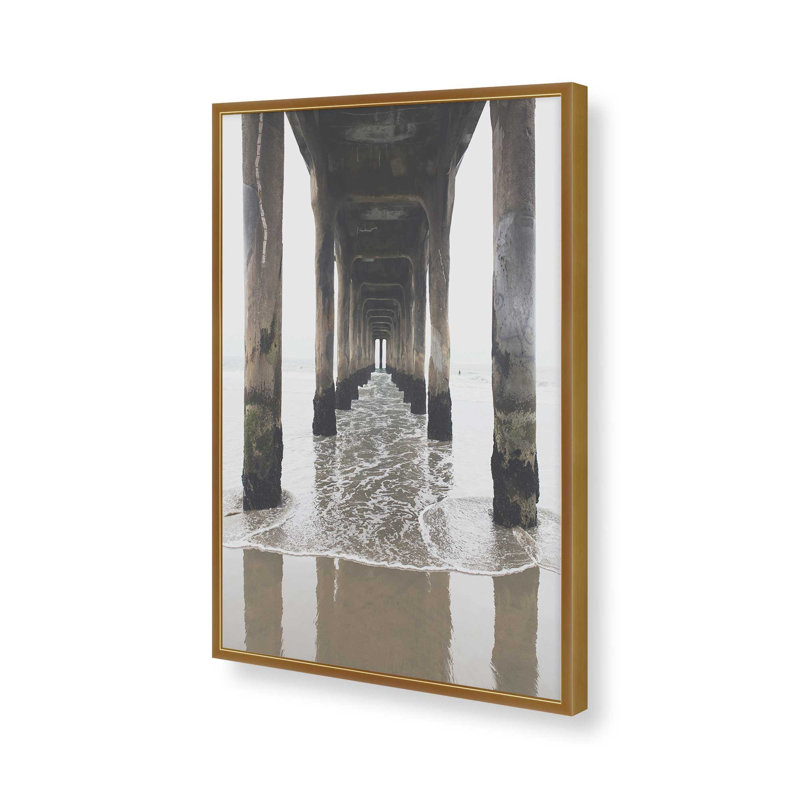 «Manhattan Pier» par Bree Madden, reproduction d'art sur toile, H 24 po x l 18 po, Doré