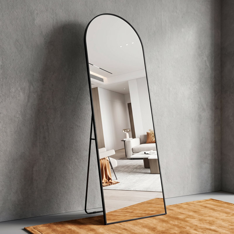 Miroir pleine grandeur en aluminium arqué avec support, 64"H×21"W, Noir