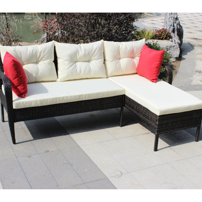 Conversation de patio extérieur: 2 modulaires avec coussins beiges modernes plus resplendissants