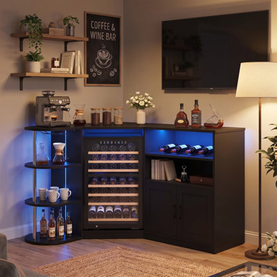Bar d'angle moderne avec espace pour réfrigérateur, éclairage à DEL, tablettes réglables, porte-verre et support à vin ondulé, ensembles de bar à café en forme de L