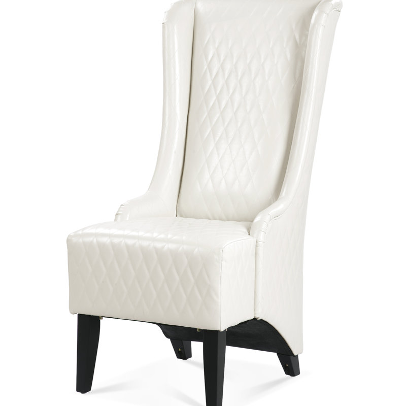 Chaise de salon blanche avec dossier à oreilles haut et siège à bande élastique, pour le confort de la chambre à coucher