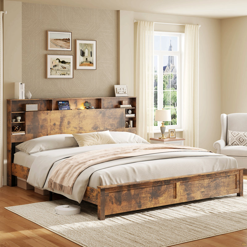 Structure de lit grand en bois avec tête de lit avec rangement