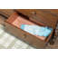 Commode bicolore Lake House de style campagnard, 101,6 cm de large x 142,2 cm de hauteur x 45,7 cm de profondeur.-57181521