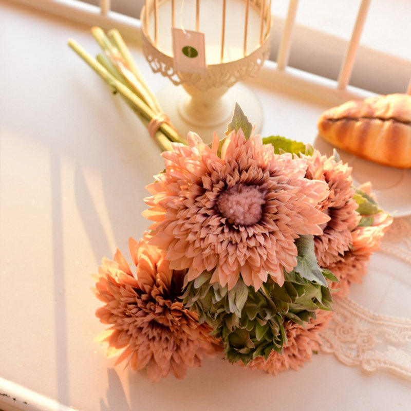 Un bouquet simulé de peintures à l'huile de tournesols, Rose