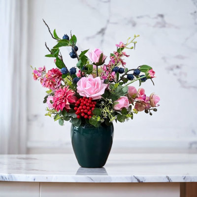 Fleurs simulées, fausses fleurs, arrangements floraux décoratifs