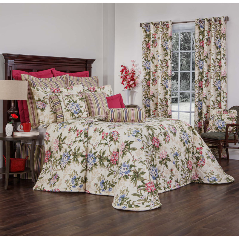Hillhouse Circa Traditional Cotton Floral Bedspread, Queen