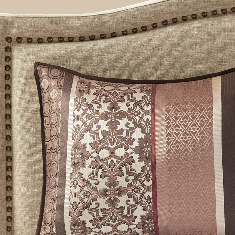 Ensemble d'édredon en jacquard traditionnel 7 pièces Princeton, literie en polyester hypoallergénique avec coussins brodés, lavable à la machine - très grand rouge