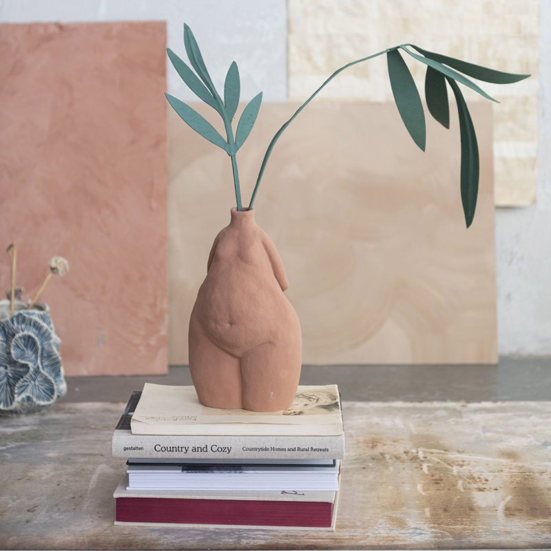 Vase en grès féminin