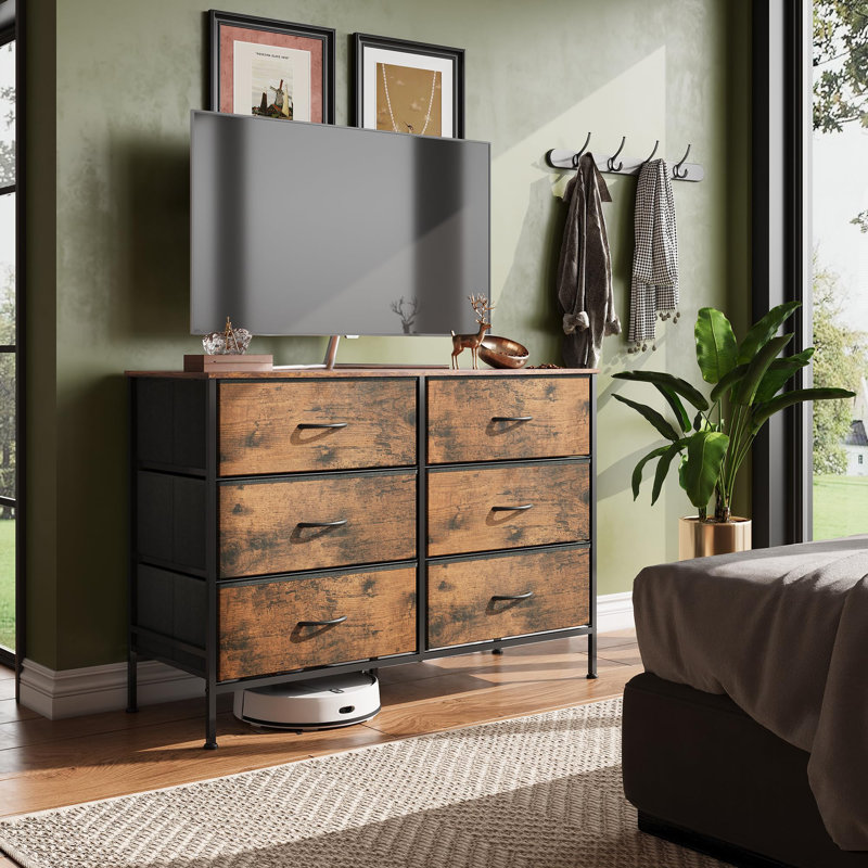 Commode Traniya, Brun