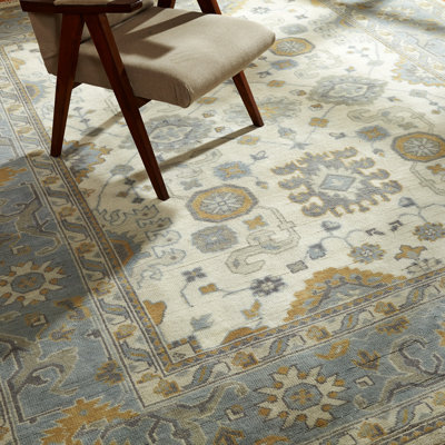Hand Knotted Wool Ivory/Blue Area Rug