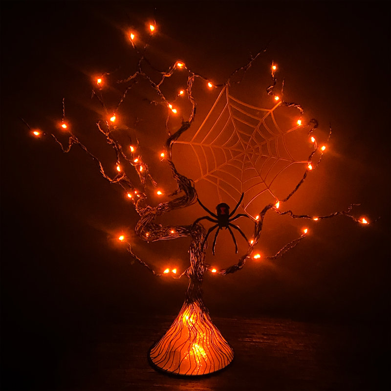Arbre d'Halloween avec araignée