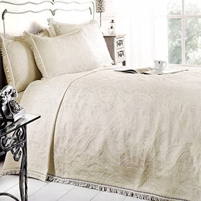 Lynn Floral Bedspread