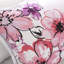 Très grand / très grand lit avec édredon floral rose et avantages pour les coussins décoratifs-129844842