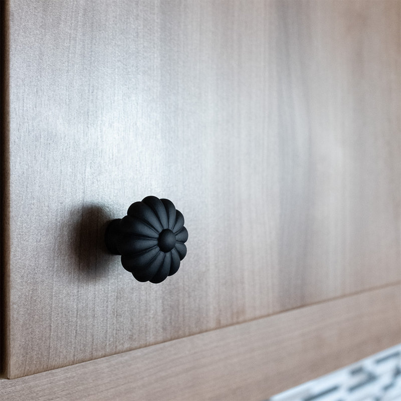 Poignée fleur CK Series, Diamètre du bouton 1,5 po, Noir